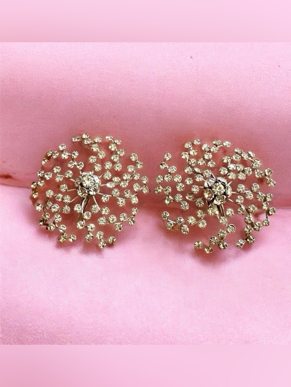 WEISS VINTAGE SILVER TONE CRYSTAL SPRAY MODERNIST SCULPTURE CLIP EARRINGS